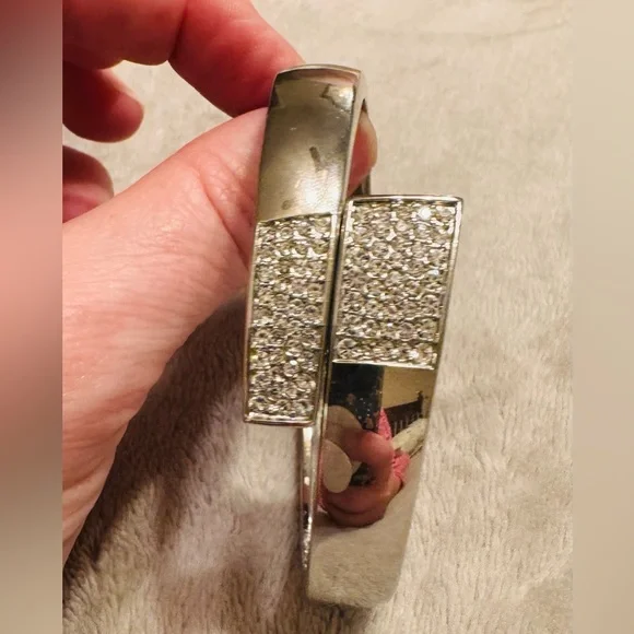 Lia Sophia “Debbie” Cut Crystal Silver Bracelet - Picture 3 of 6